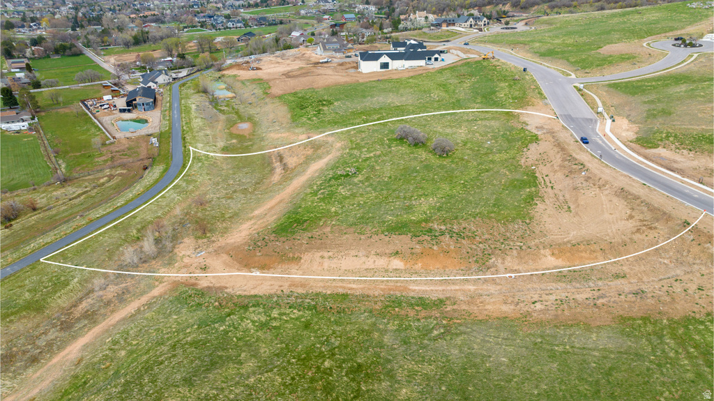 Expansive land lot featuring a curvilinear boundary