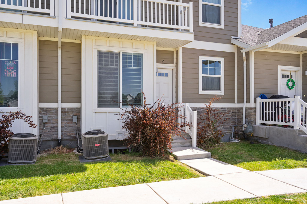 1754 E SKYLINE DR photo 3