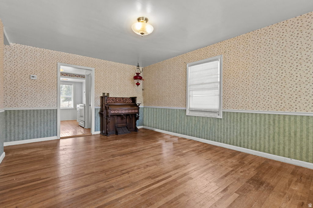 1571 E LAKE S ST photo 2