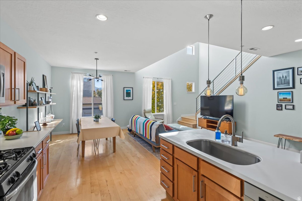 11308 S SPRING BLUFF W LN photo 3