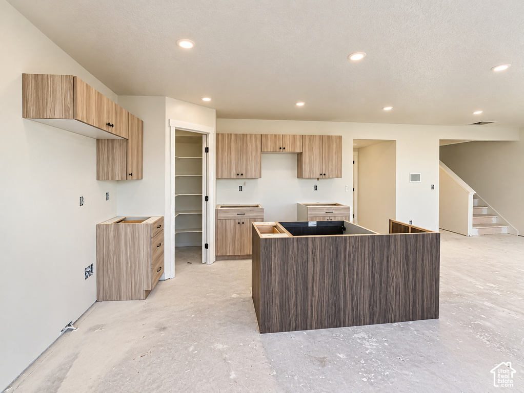1077 N SUMMIT VIEW W DR photo 4