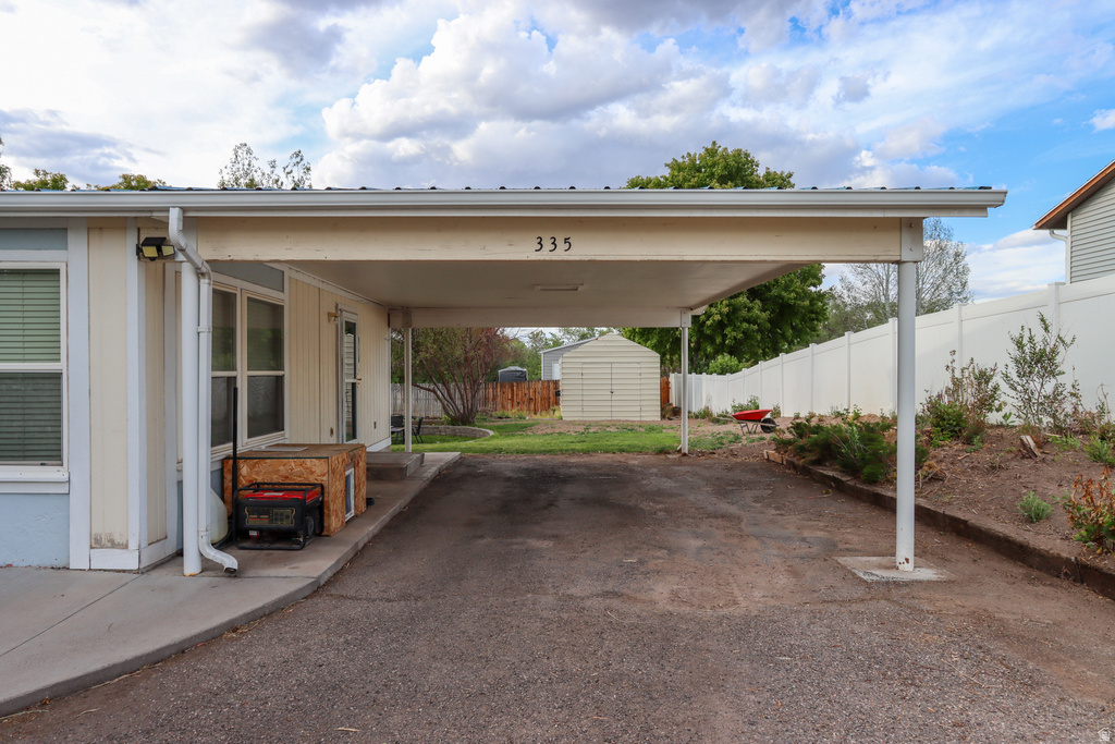 335 E 100 N photo 3