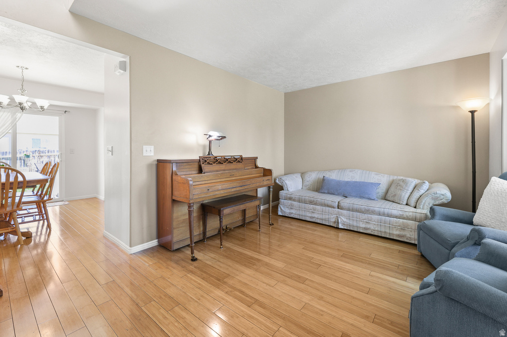894 N 1380 E photo 2