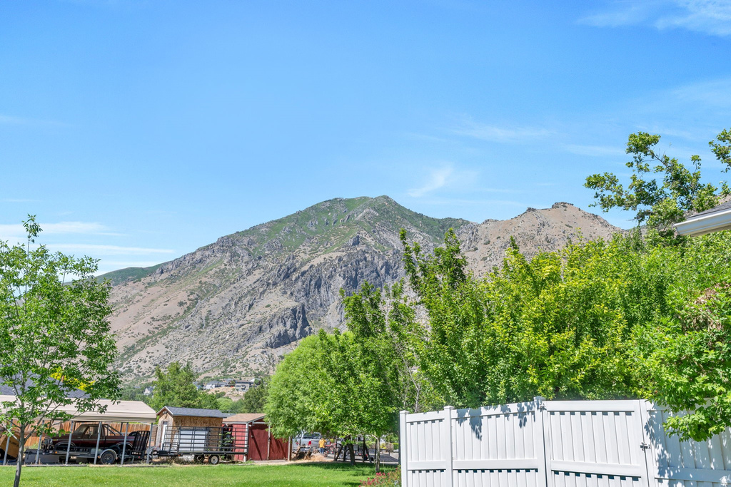 376 N 525 E photo 5