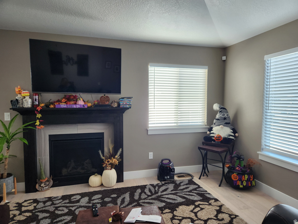 1227 N 300 W photo 4