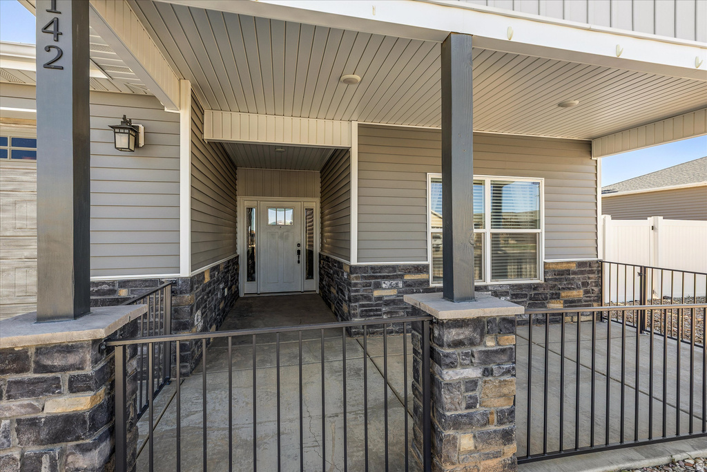 142 N 4275 W photo 2