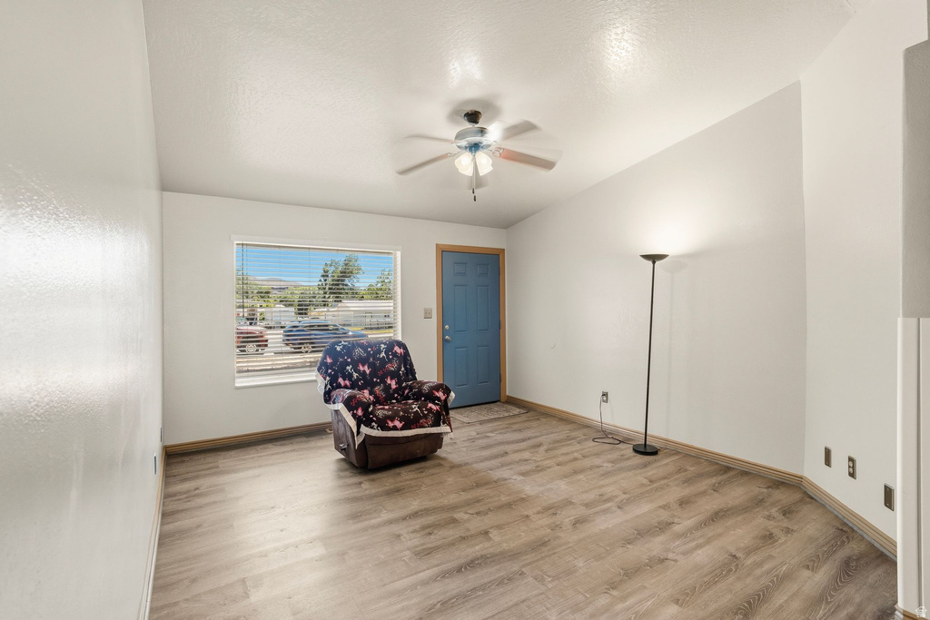 25 E 200 N photo 5