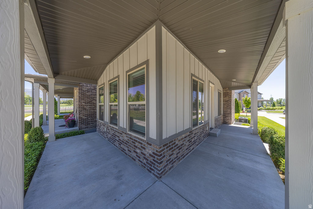 1878 W SPRINGWATER LN photo 4