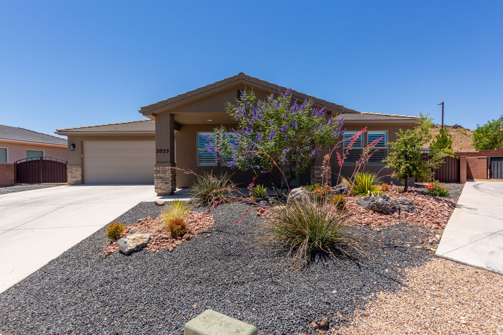 2035 W WEEPING ROCK photo 3