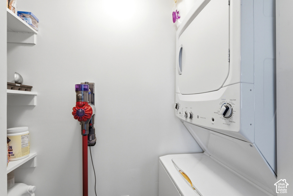 White stackable washer and dryer unit