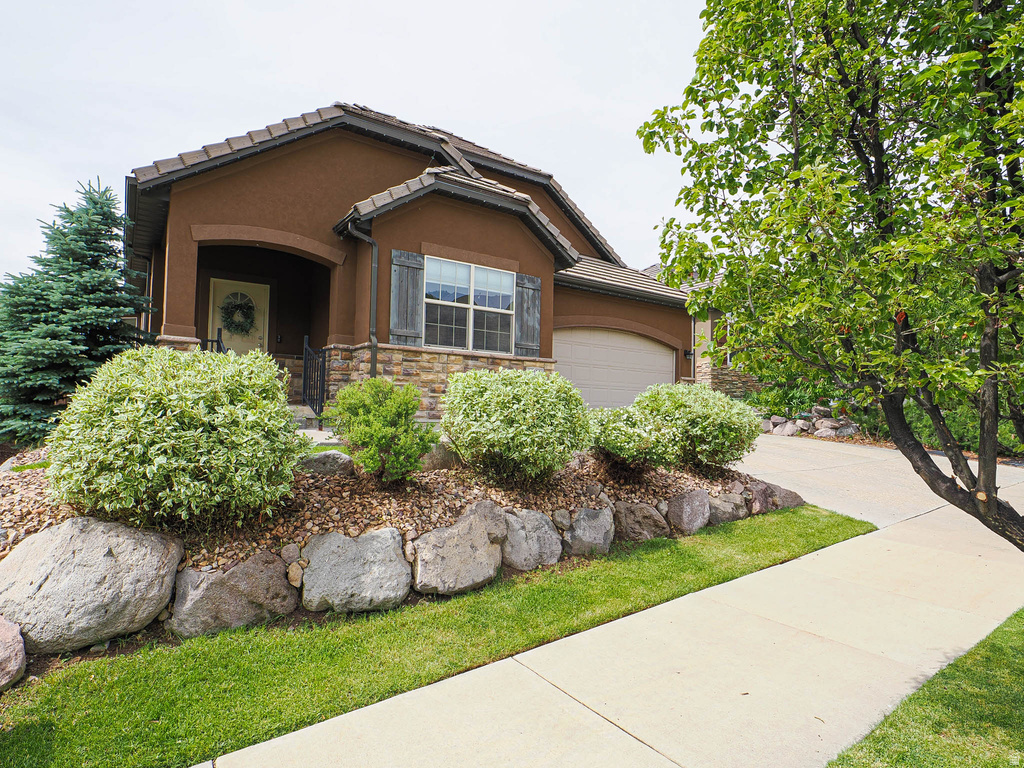 2014 E BROOKINGS DR photo 2