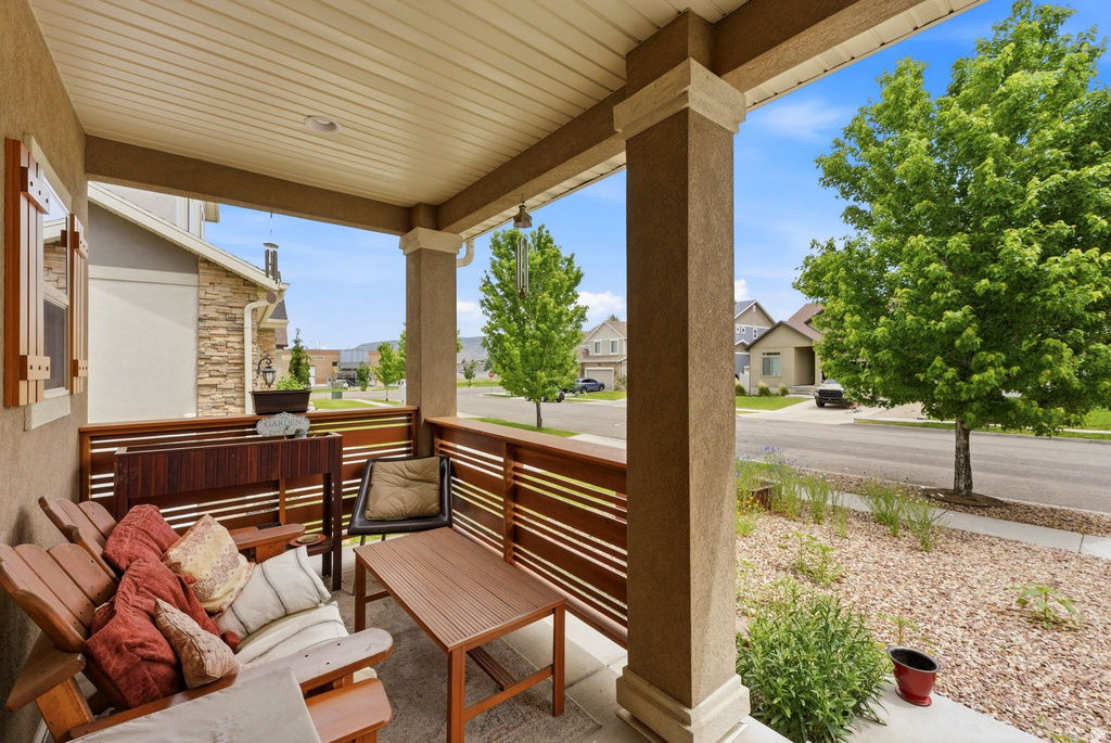 1096 S MEADOW WALK DR photo 3