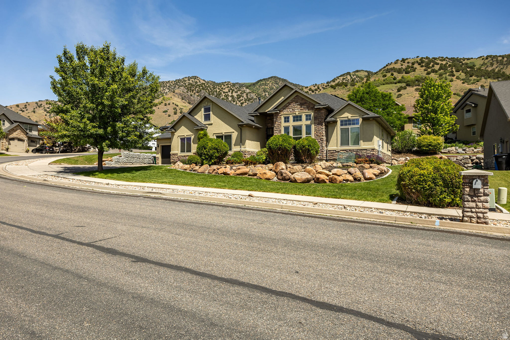 729 EAGLE VIEW DR photo 3