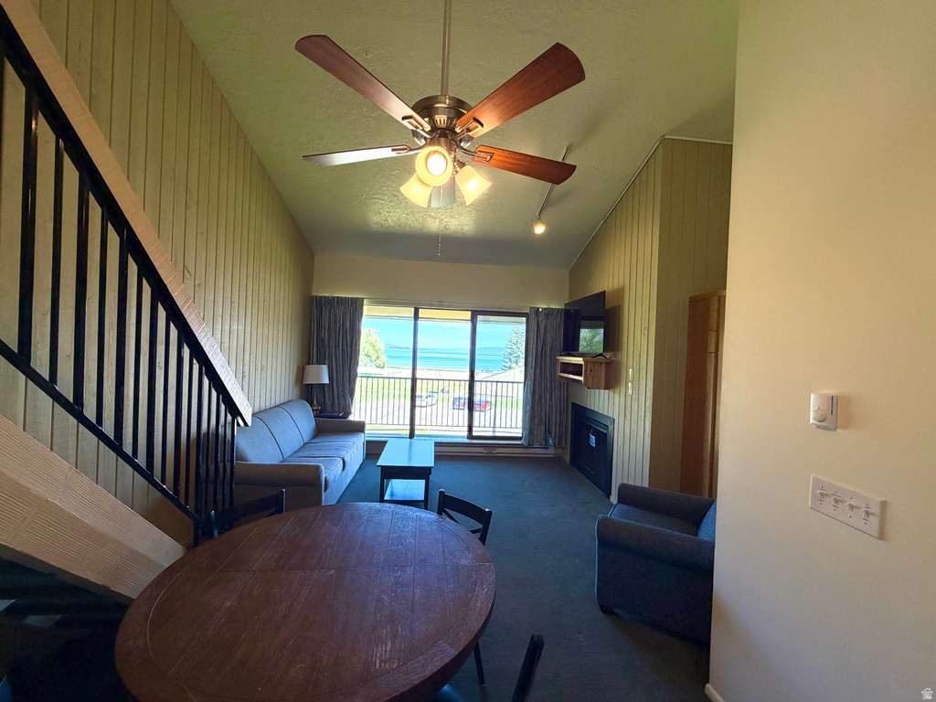 2176 S BEAR BLVD photo 4