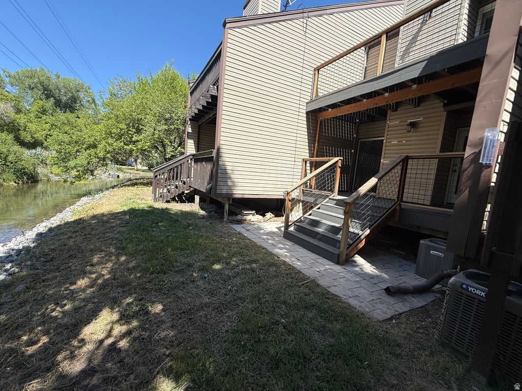 547 E 200 N photo 2