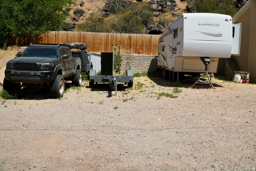 361 S 100 E photo 4