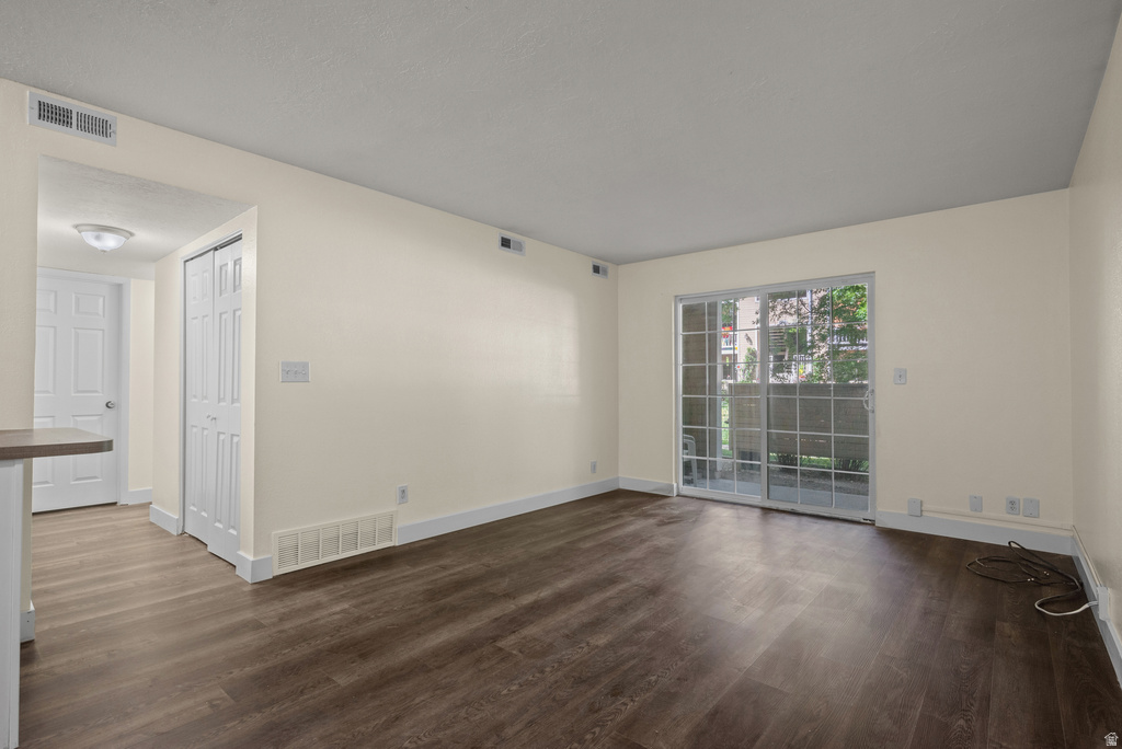 1216 E WATERSIDE S CV photo 3