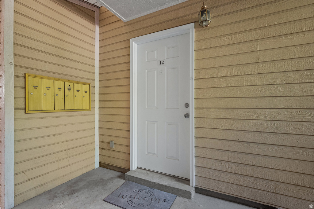 1216 E WATERSIDE S CV photo 2