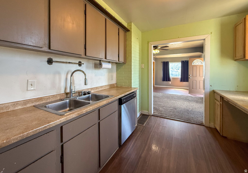 126 GRASSY DR photo 4