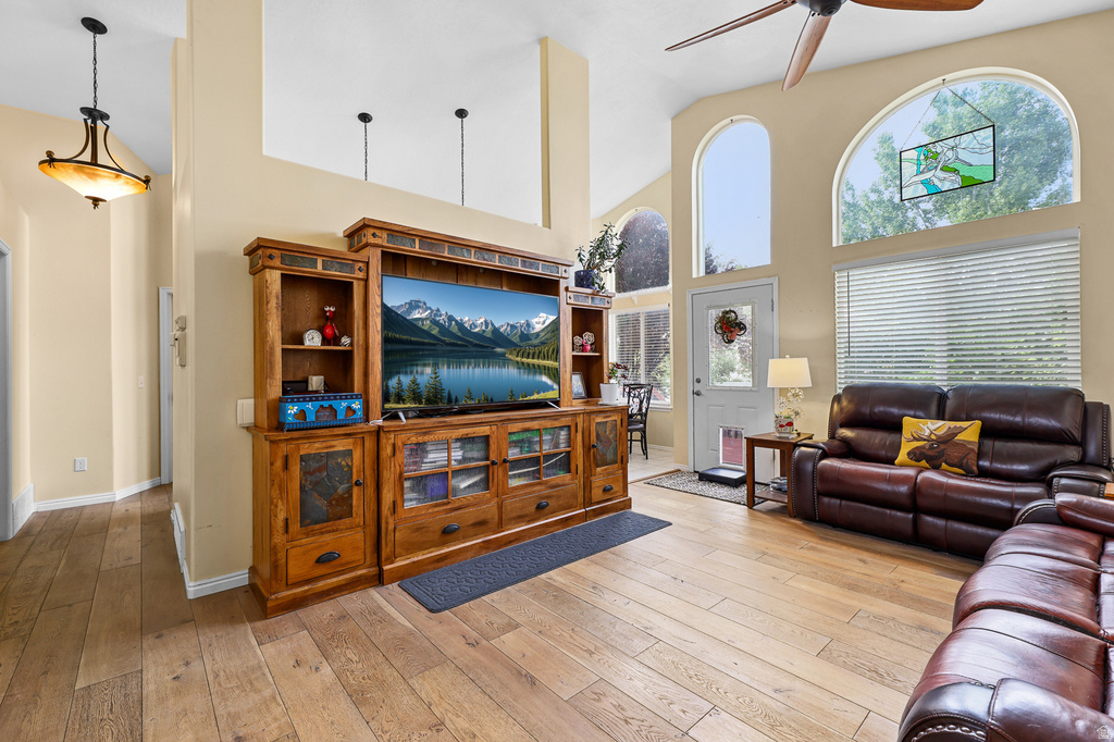 107 E PEBBLE BEACH DR photo 3