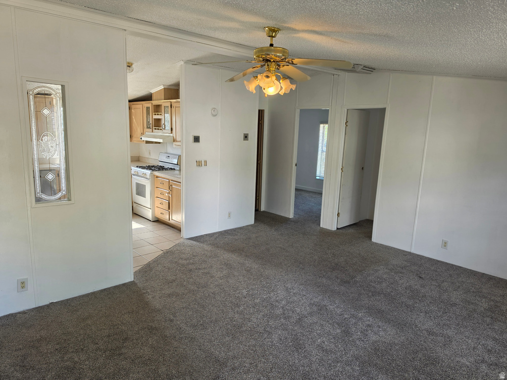 323 N 800 W photo 2