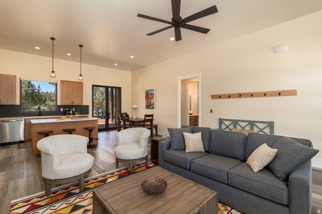369 W PINYON PINE DR photo 3