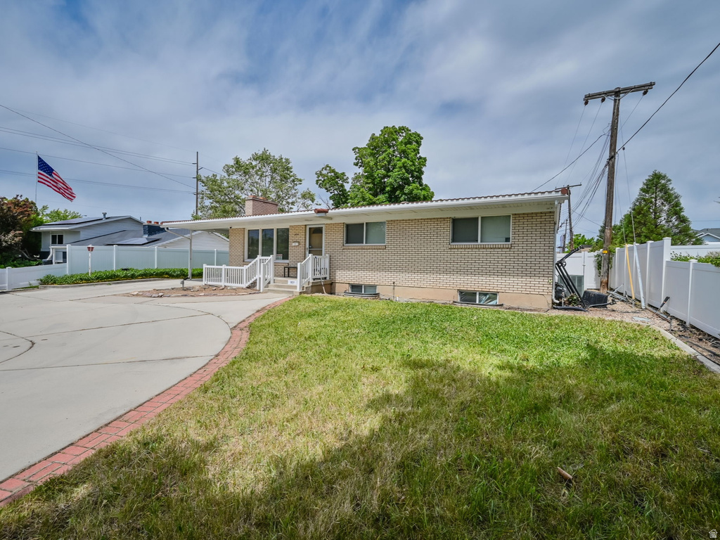 927 E 5650 S photo 2