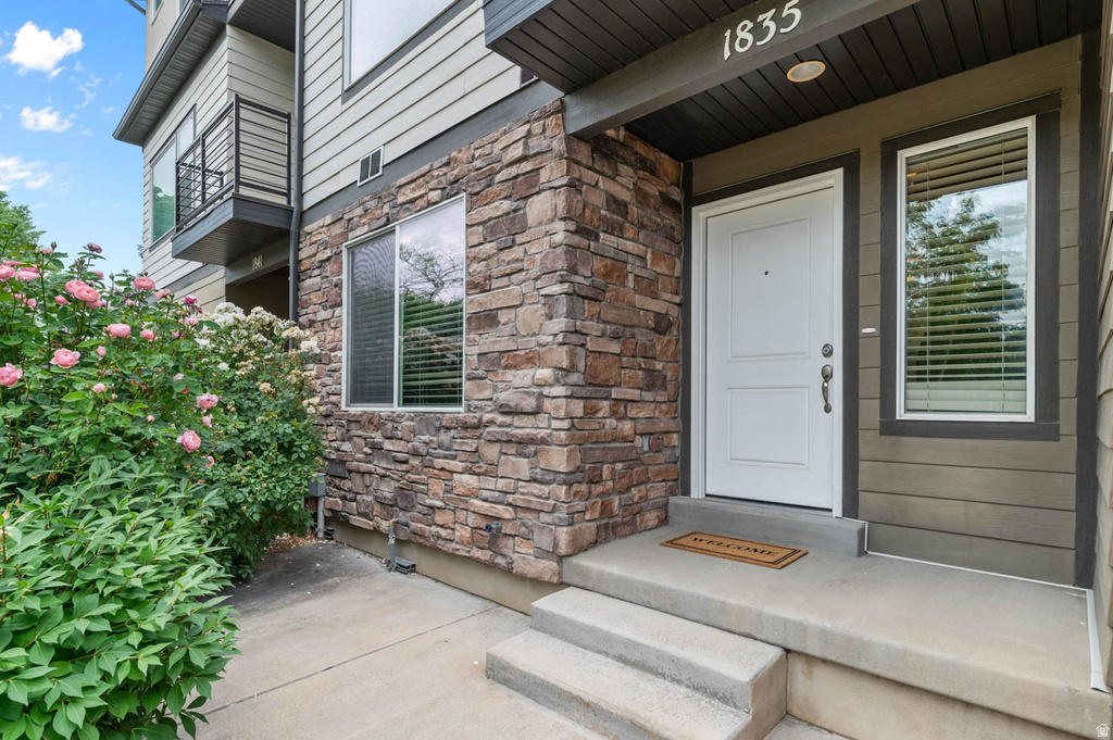1835 W 20 N photo 3