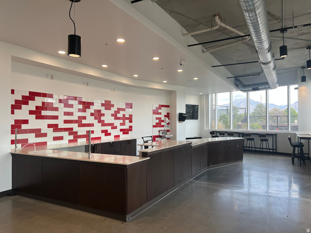 196 W Vine St, Murray, UT 84107