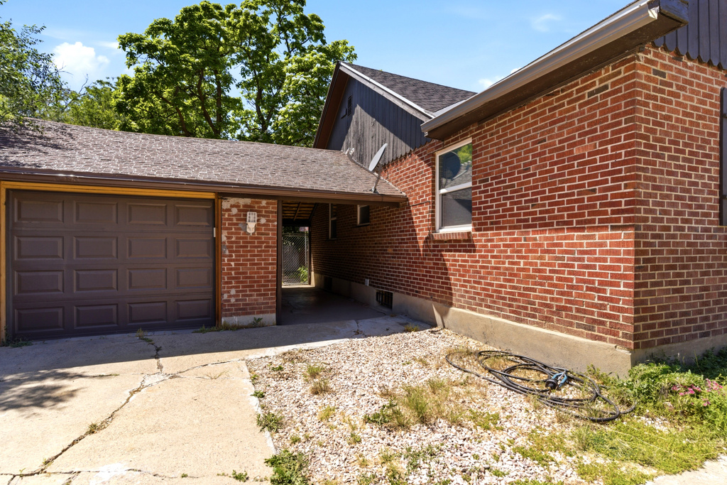 3405 PORTER AVE photo 3