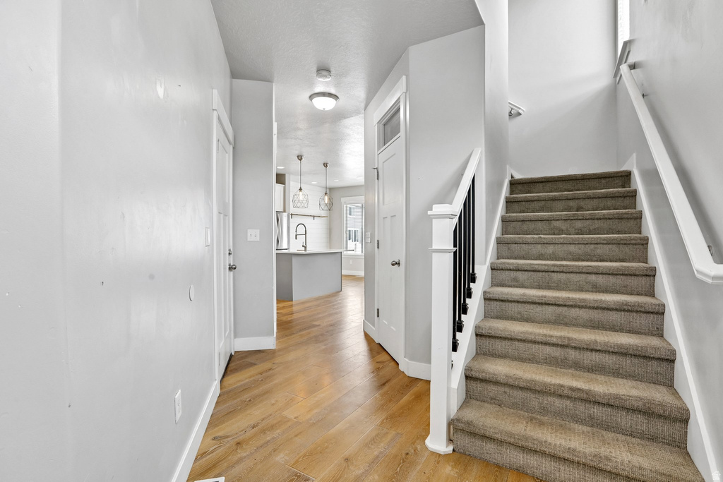 167 W SILVER SPRINGS N DR photo 5