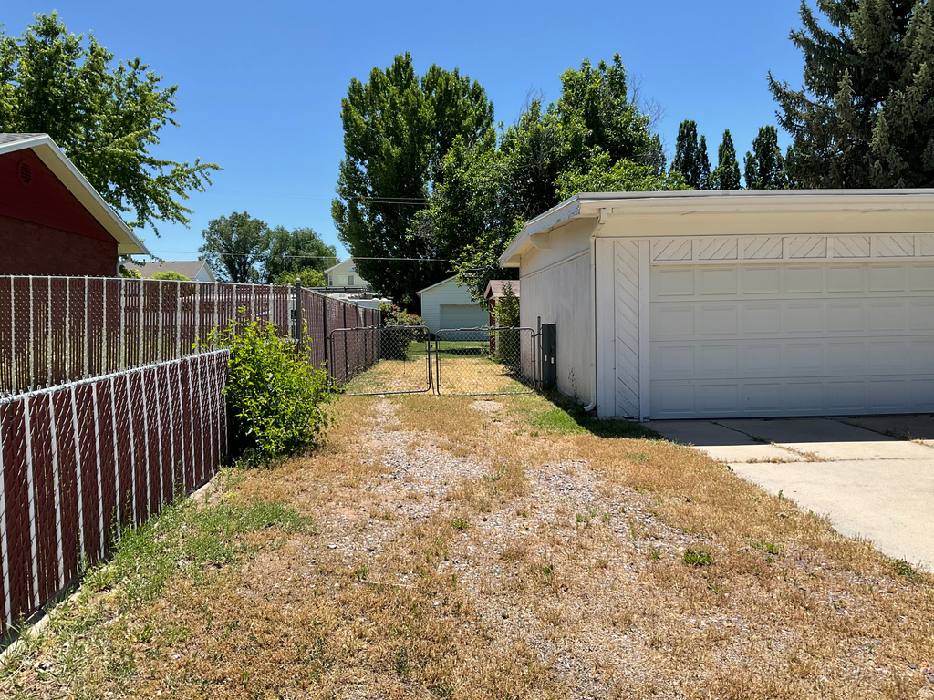 3417 W 5700 S photo 2