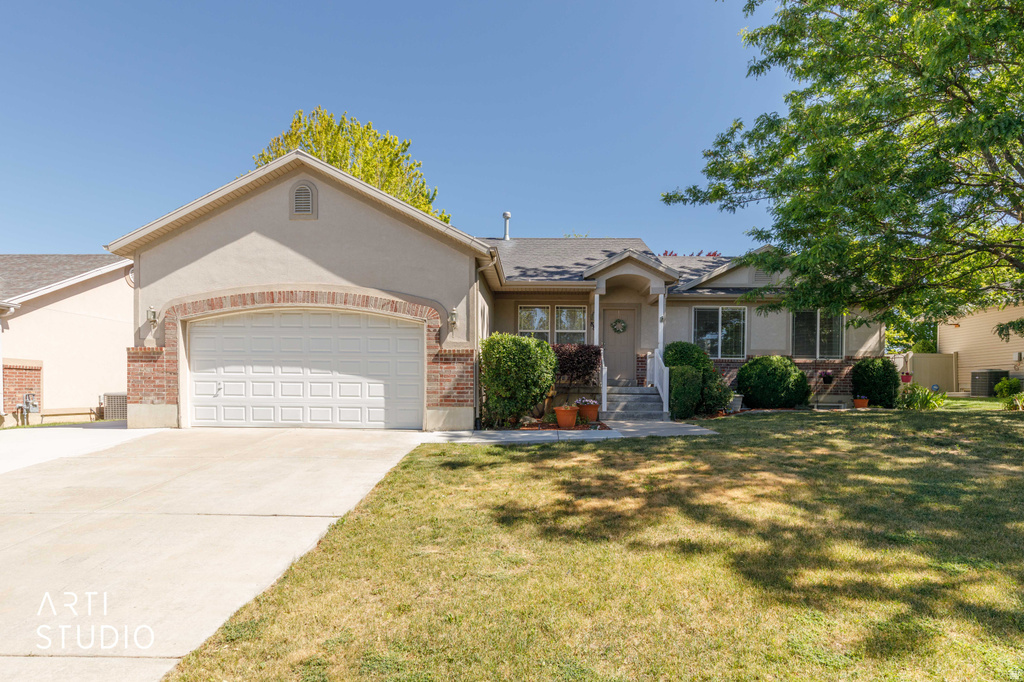 882 W 25 N, Clearfield