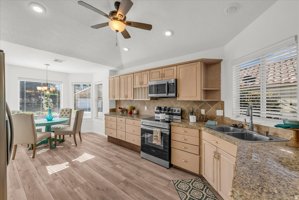 356 N CACTUS LN photo 2