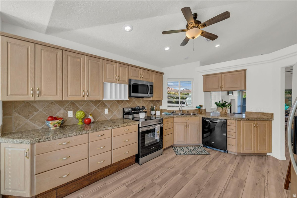 356 N CACTUS LN photo 4