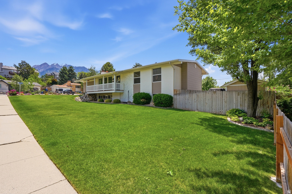 2590 E COUNTRY AVE photo 3