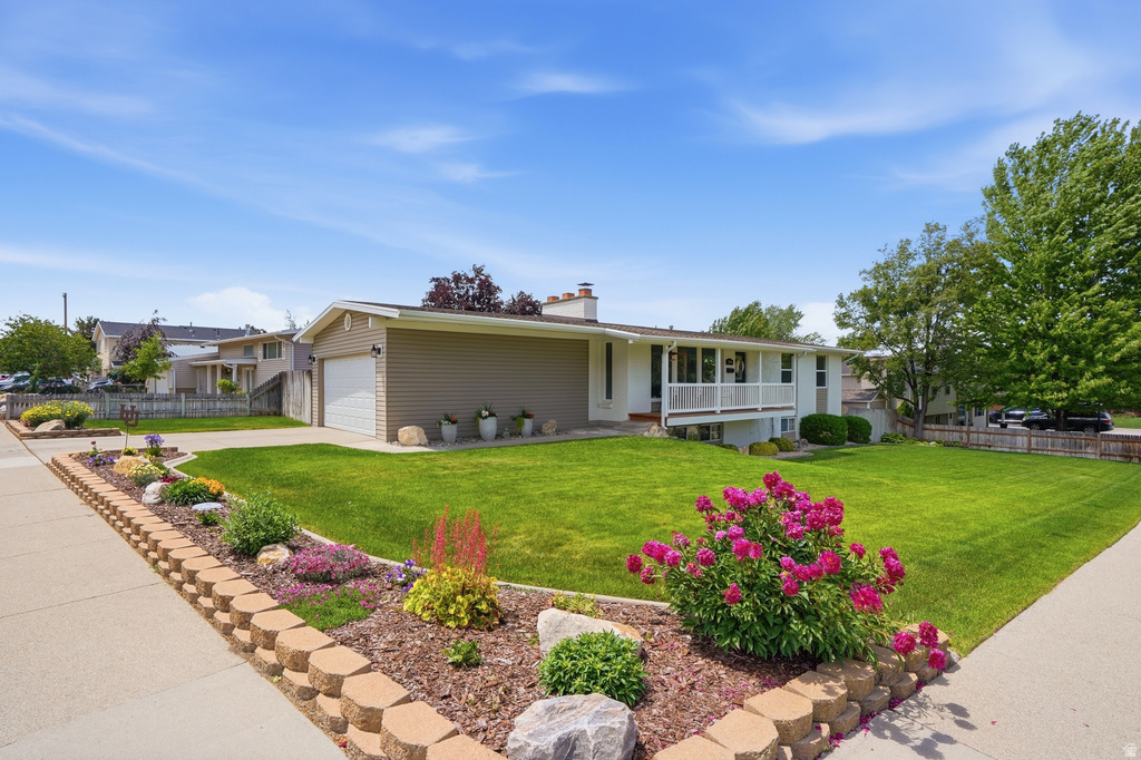 2590 E COUNTRY AVE photo 2