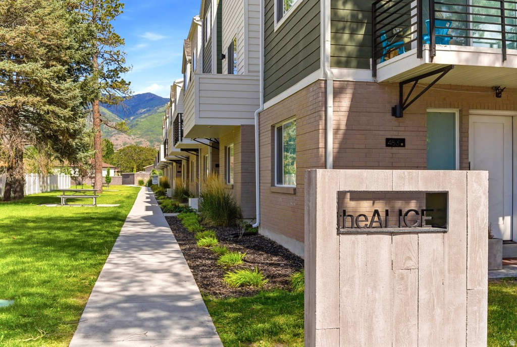 469 ALICE WAY photo 4