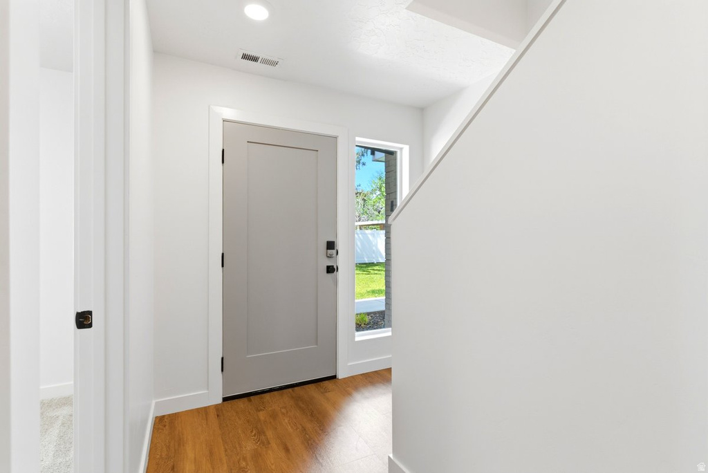 469 ALICE WAY photo 5