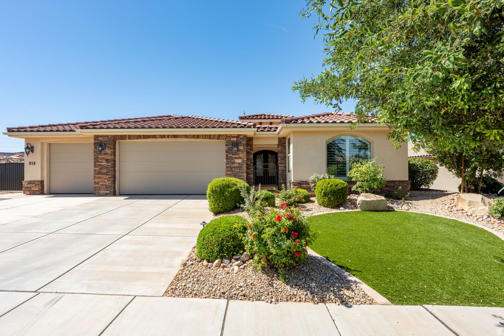 956 E ROADRUNNER DR, Washington