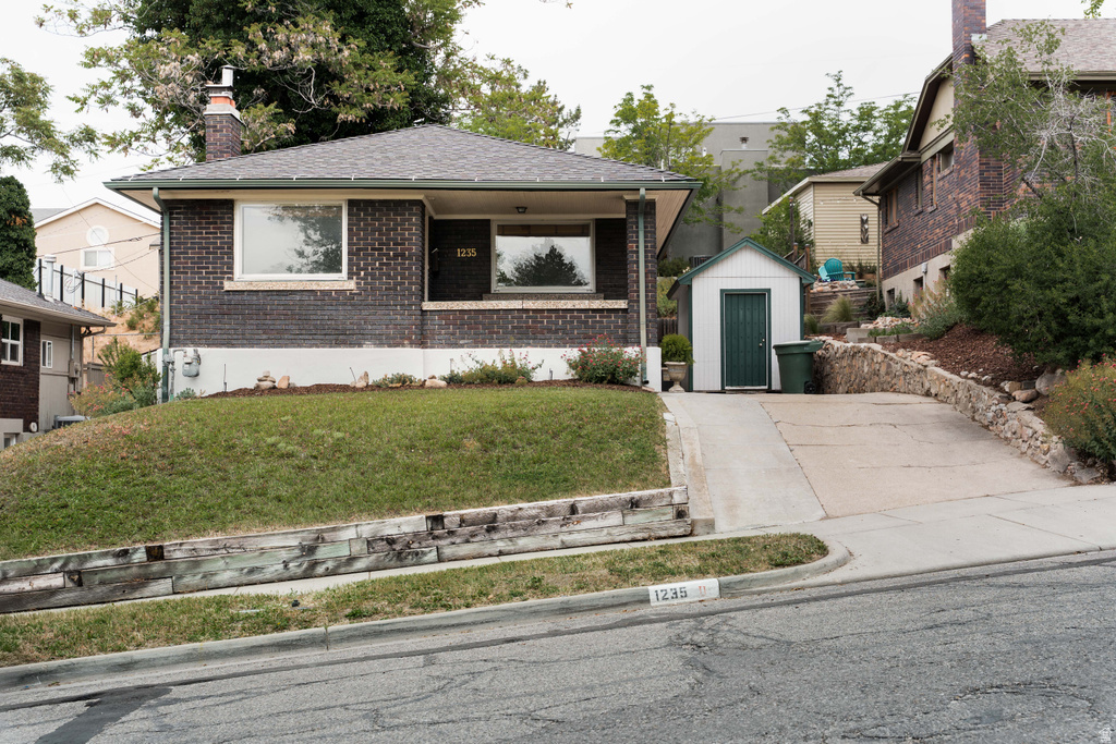 1235 E LAIRD AVE photo 2