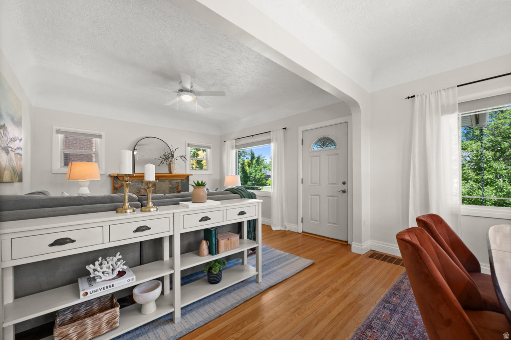2736 S BEVERLY ST photo 5