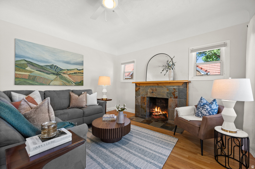 2736 S BEVERLY ST photo 3
