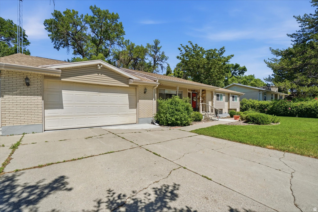 2570 W BLAKE DR photo 2