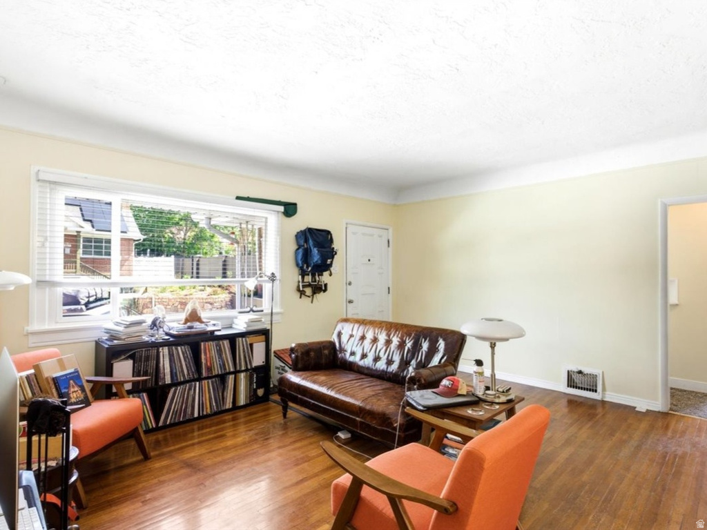 1238 E FENWAY S AVE photo 4