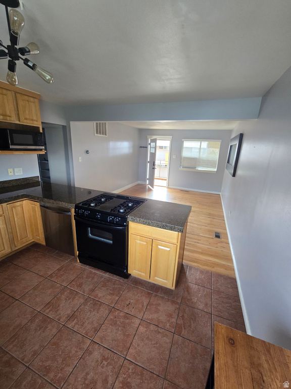 650 N 300 W photo 2