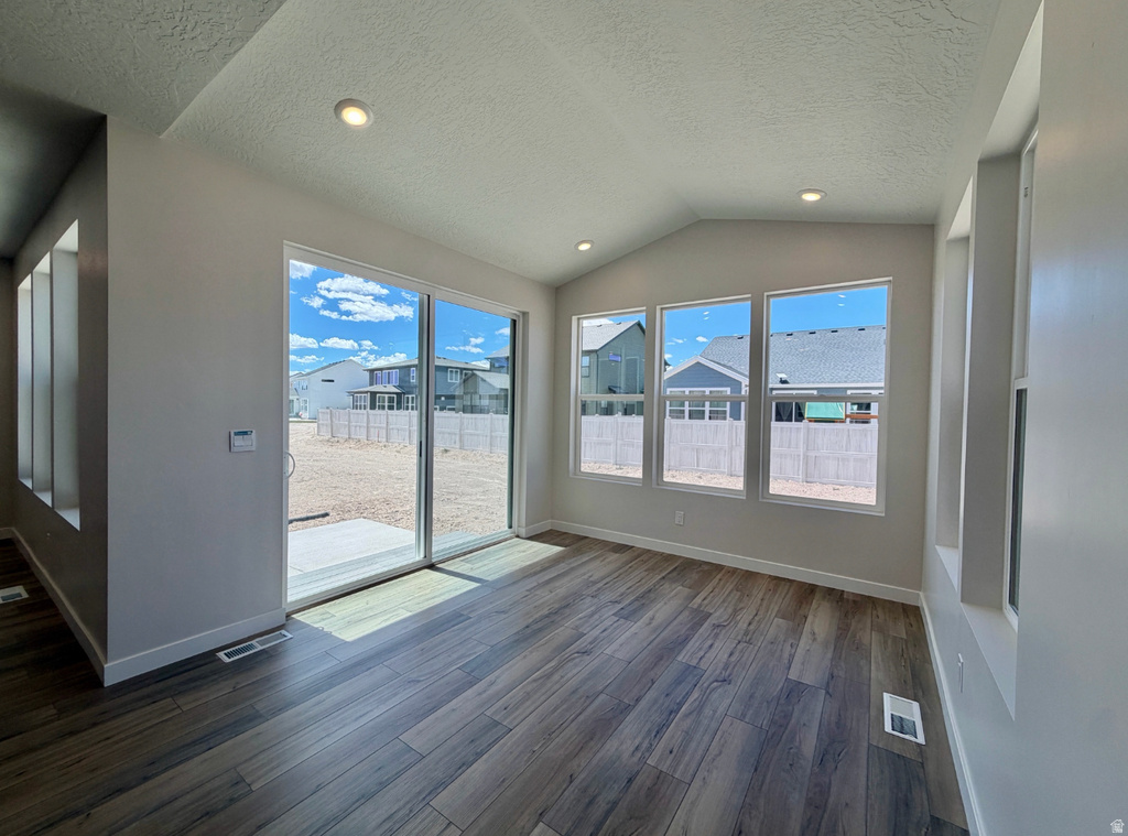 2953 N LONE PINE ST photo 4