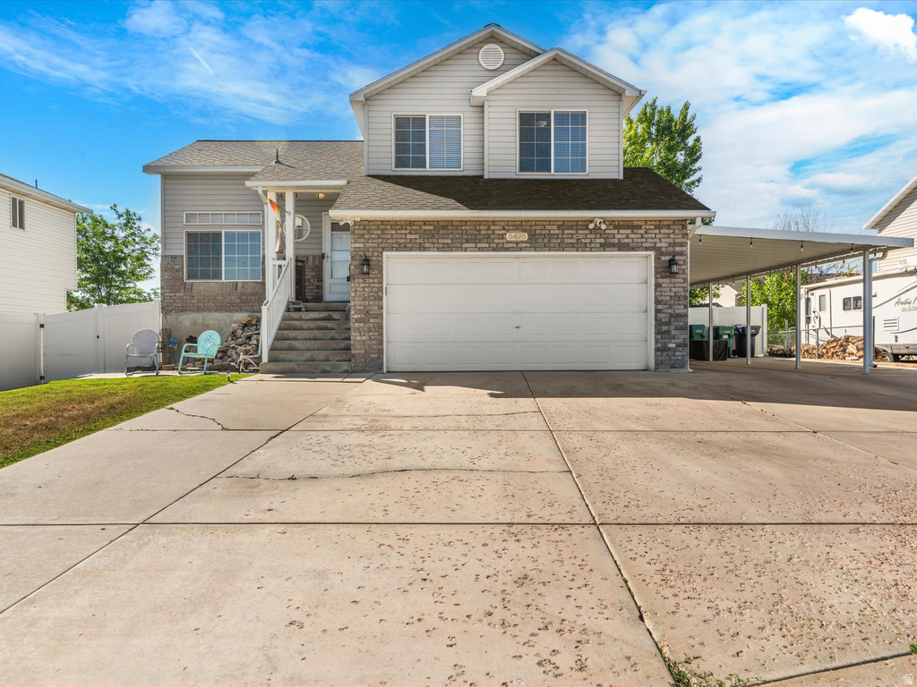 5495 MIDLAND DR photo 3