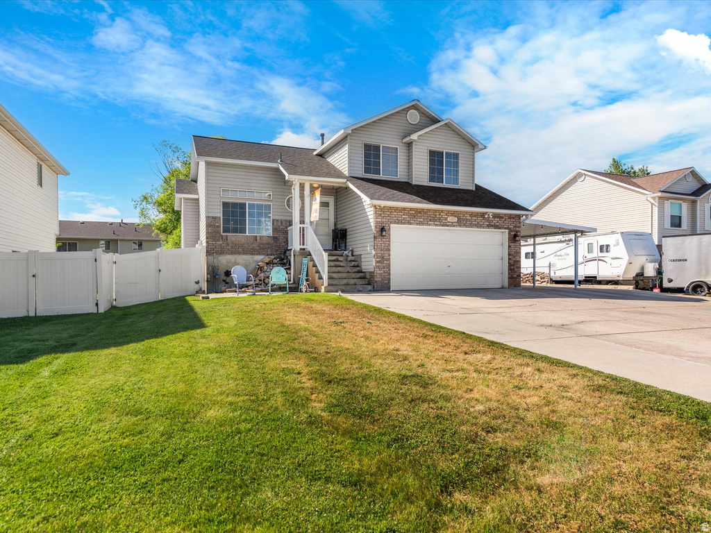 5495 MIDLAND DR photo 4