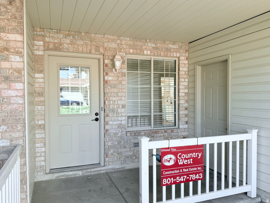 438 ROSEWOOD LN photo 3